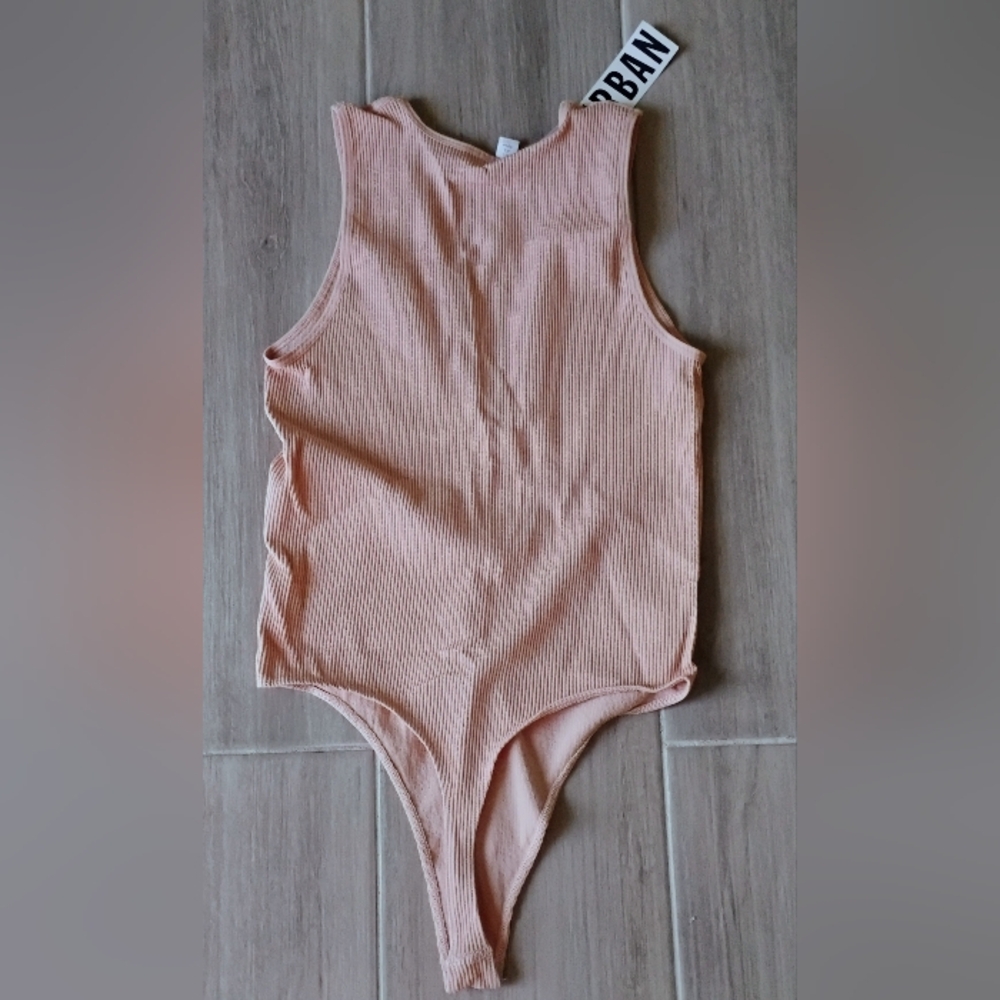 Urban Outfitters NWT Nude Ribbed Deep V Bodysuit Large - Picture 3 of 6